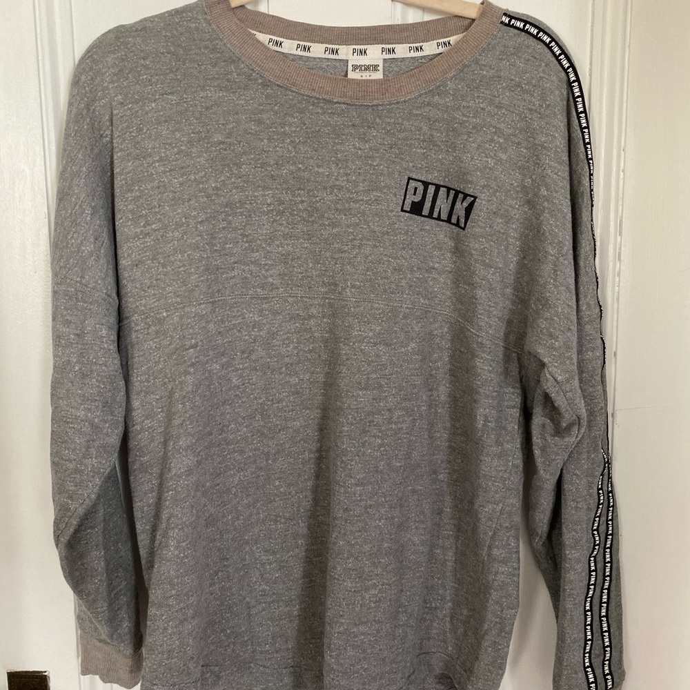 PINK women’s sweatshirt